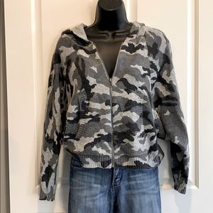 Crop camo hoodie